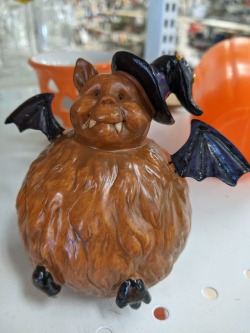 shiftythrifting:  Meatball bat witch