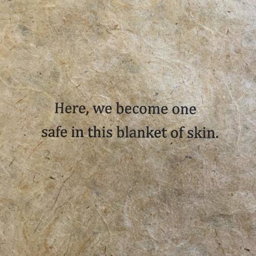 <p>Tonight I printed the text that fed my whole thesis. It’s small, but so significant. #mfathesis #thankgodforpolymerplates #letterpress #kozo #blanketofskin</p>