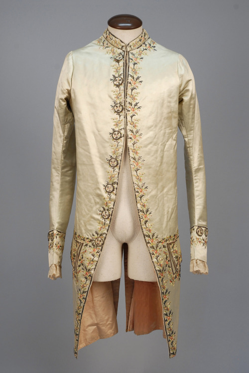 18thcenturyfop: GENTS EMBROIDERED and SEQUINED COURT COAT, 1770 - 1785. Photos used with permission 