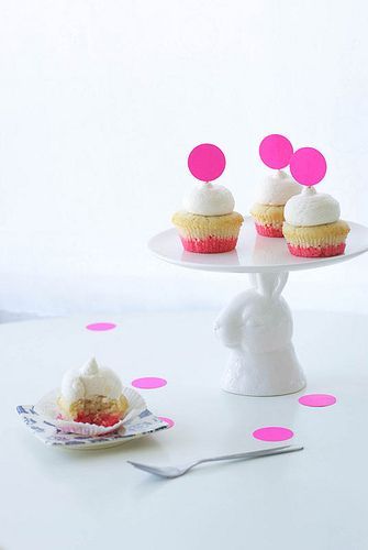 Dip Dye Cupcake DIY - Cupcakes Take The Cake is.gd/v5fYDa