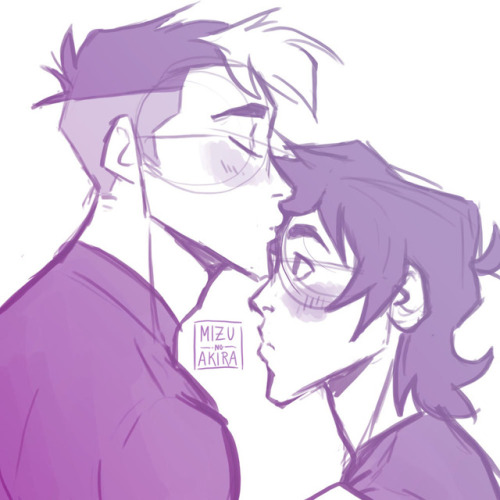theprojectava:Forehead KissesShiro: [kisses Keith’s forehead]                Keith: [frowns] you mis