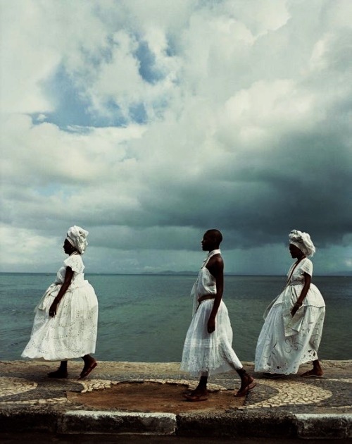 s0irenic: White dresses billow in Salvador, Brazil, 2001  -   Anne Menke