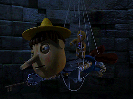 THIS IS SOOO FUN!! — animations-daily: IT'S A THONG! Shrek 2 (2004)