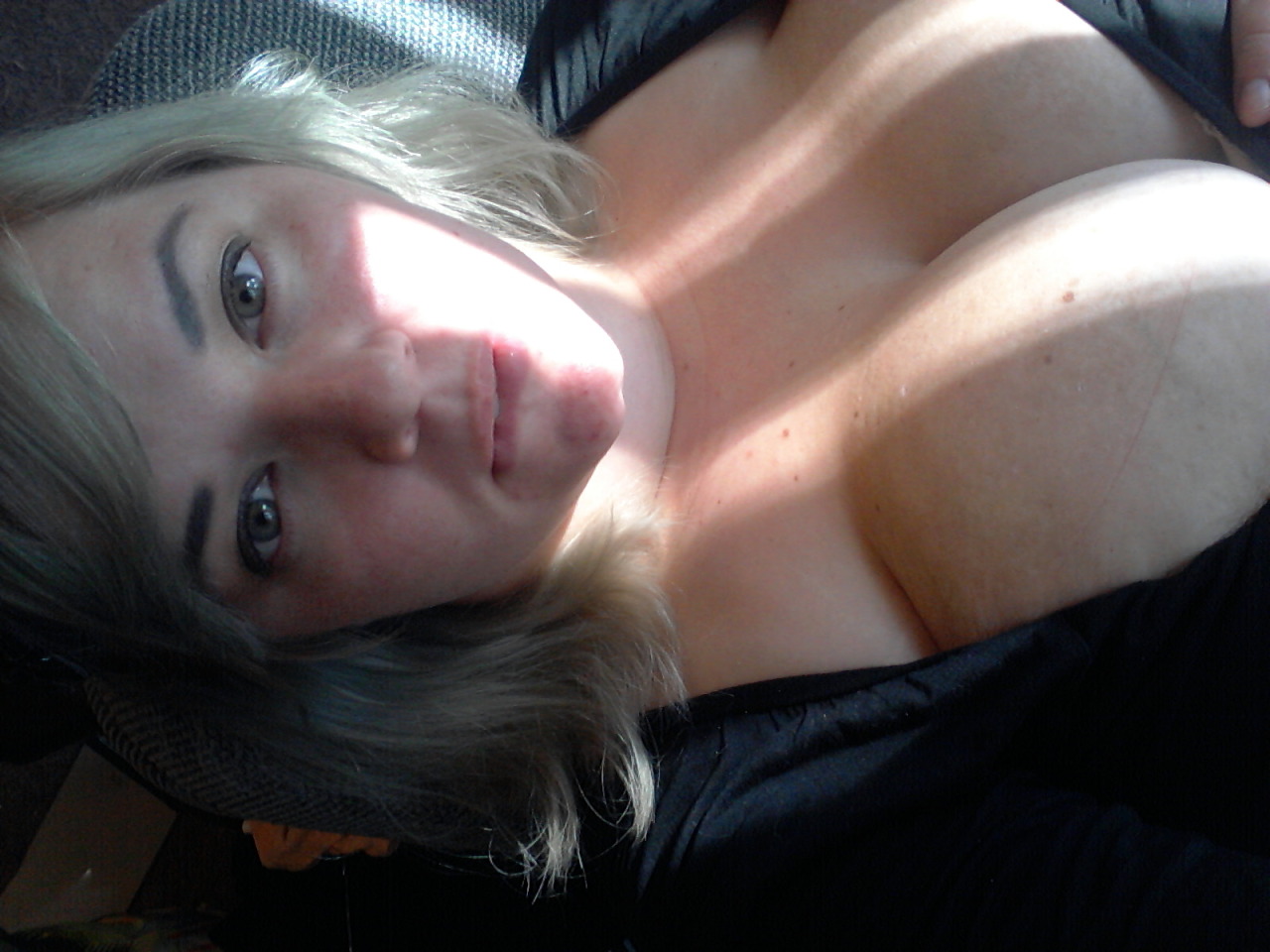 pieuvrepie:  feeling really cute today, please enjoy this nip.