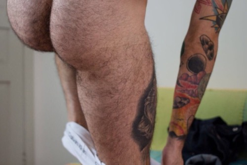 For more hairy men -> follow @otter4wood 