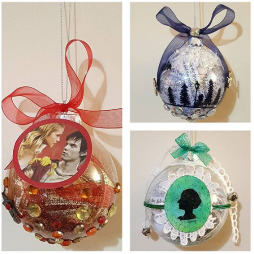 thesoulprophecies: Literary themed christmas baubles! I have one bauble left but I’m not sure what t