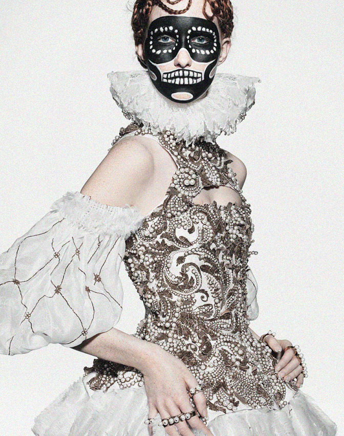 voguelovesme:  Kirsi Pyrhonen &amp; Magdalena Jasek by Richard Burbridge for