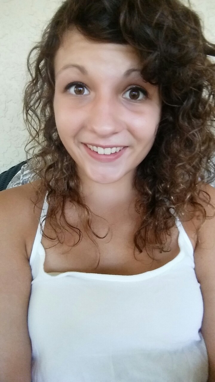 ilikedruuugs:  Good hair day 😊  look at this babe. UNF &lt;3