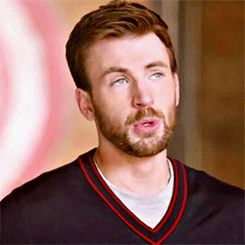chrisevansscruff:  LOOK at that HAIR ♥♥♥ 