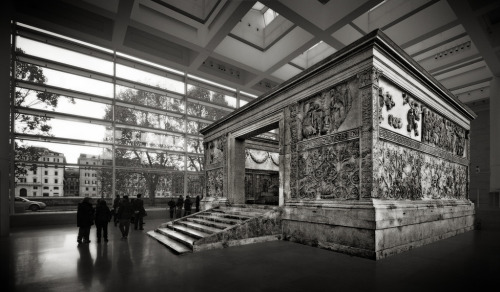 Rome, Altar of the Peace… da sergioTramite Flickr:“Ara Pacis” “Altare del