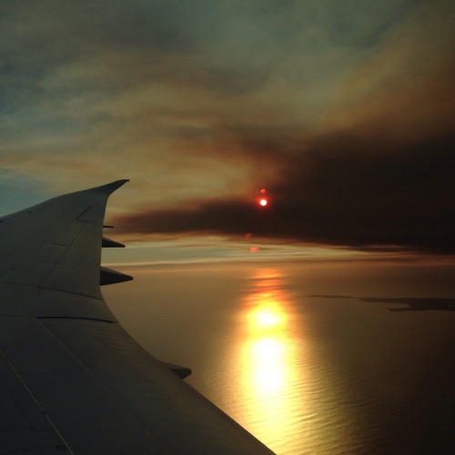 chaiiti:Seriously the plane ride where the world blew up. Taken 10 seconds apart