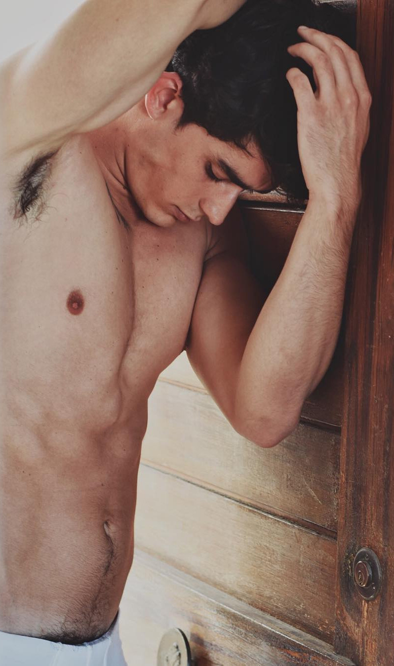 🐧 You Must Be Gay+ To View This Blog*