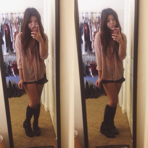 zaynsprincess:I can’t tell if I like my outfit but I got tired of changing