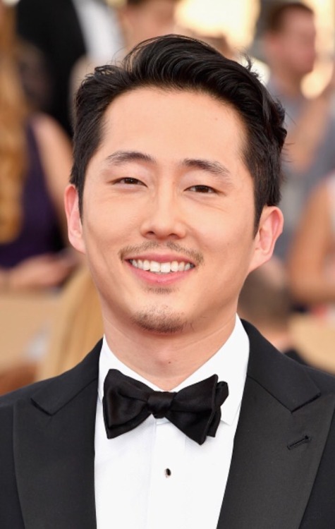 steveyeundaily: Steven Yeun at the 2017 SAG Awards January 29th