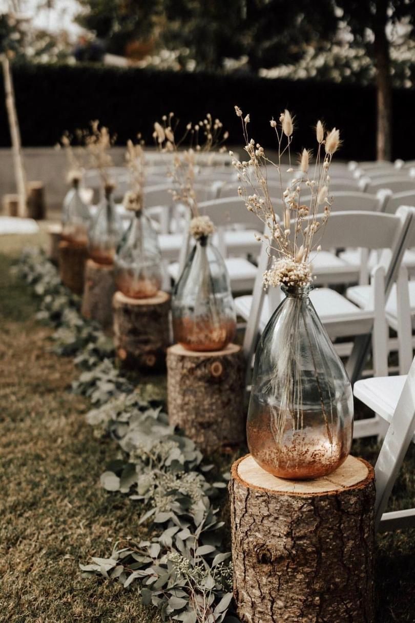 45 Fall Wedding Ideas for a Stunning Autumn Affair #weddinghairstyles Whether you’re having a casual ceremony in the cool, crisp outdoors or a rustic and chic wedding in a barn, these fall wedding ideas will help you pull off your big day in style.