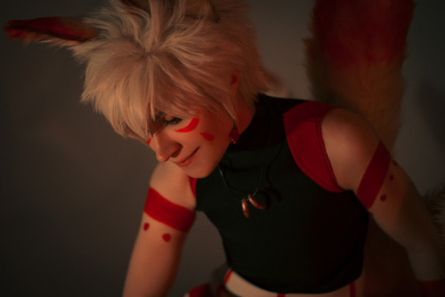 Oni Kirishima & Kitsune Bakugou Kirishima: www.instagram.com/pollypwnz/Bakugou: 