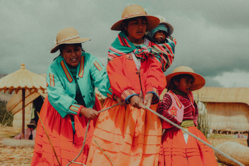 los uros, islas flotantes del lago titicaca, peru, 2015. Elizabeth Thiel