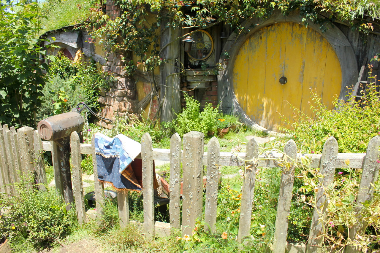 fashbashmash:  My own shots from my trip to Hobbiton yesterday :) Photos: 1. Inside