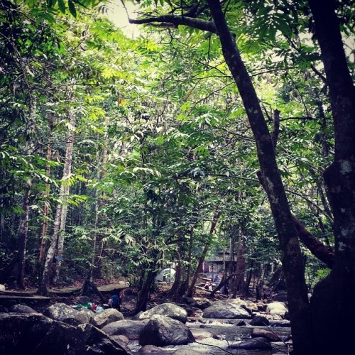 faizar:  Jom bermesra dgn #alam #holidays #jungle #tracking #camping (at Sungai Tua, Ulu Yam, Selang