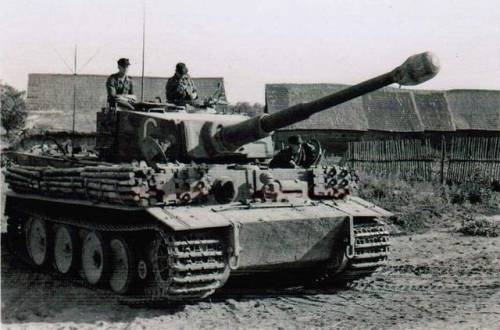 stukablr: Tiger I, Ausf E, Stab (Staff) s.Pz.Abt.507
