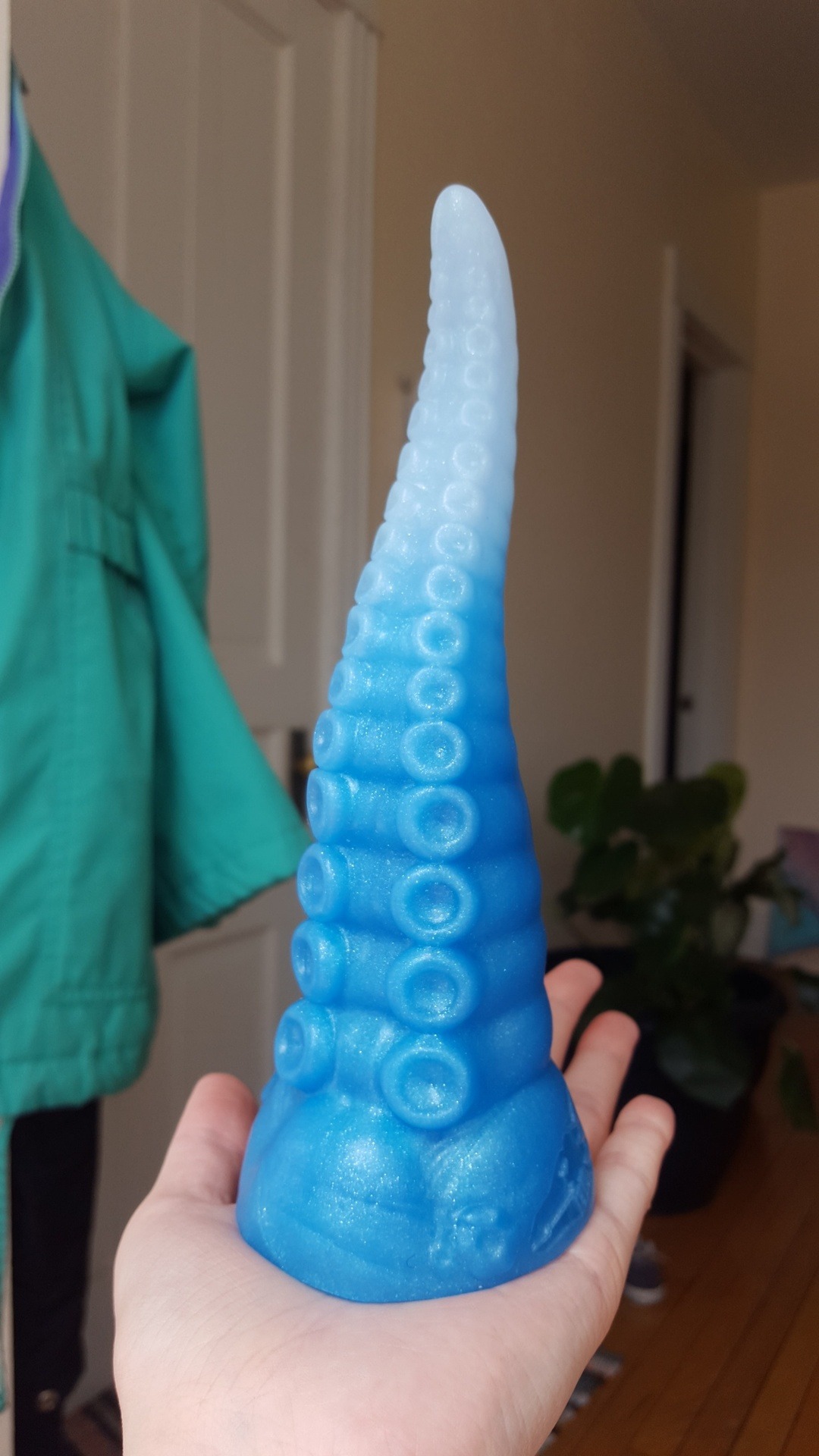 britney-k:  britney-k:  i got a bad dragon tentacle !!!!!!!!!!!!  ✨watch me use