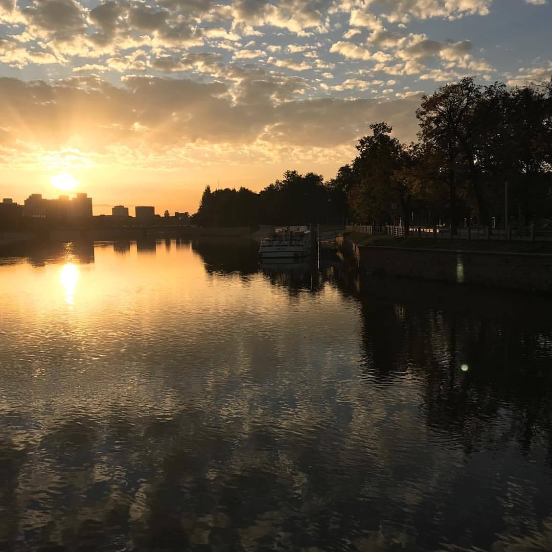 Best reward ever after a #morning #run 🏃: #sunrise ☀️ in #wroclaw at @nozbe #team reunion #NozbeReunion #ilovewro #ilovewroclaw #igerswroclaw