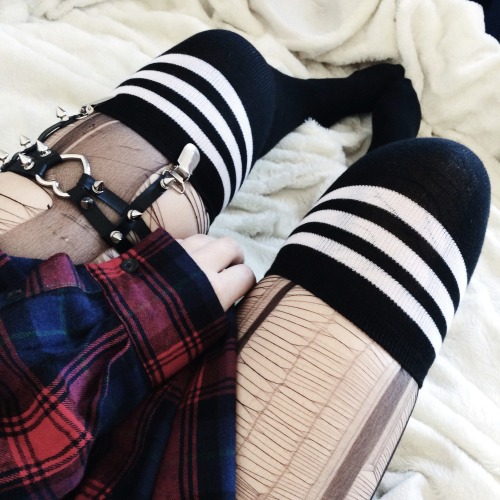kneesocks-r-the-best:  amethystys.tumblr.com/
