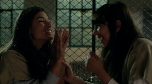 idestroyworldsicreateworlds:  The mark of true friendship.