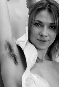 cutest-hairy-armpit-girls:  onlybeautifularmpitswomen: