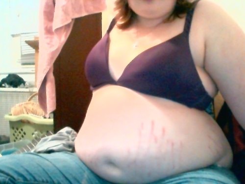 phatfeederfeedee:  derp photos. look at dat round ass face. 