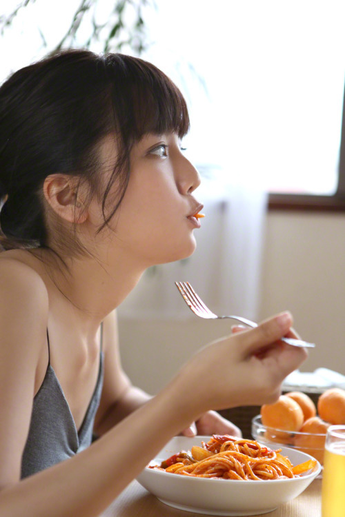 gzbu:  Erina Mano http://ift.tt/2dlY5FP