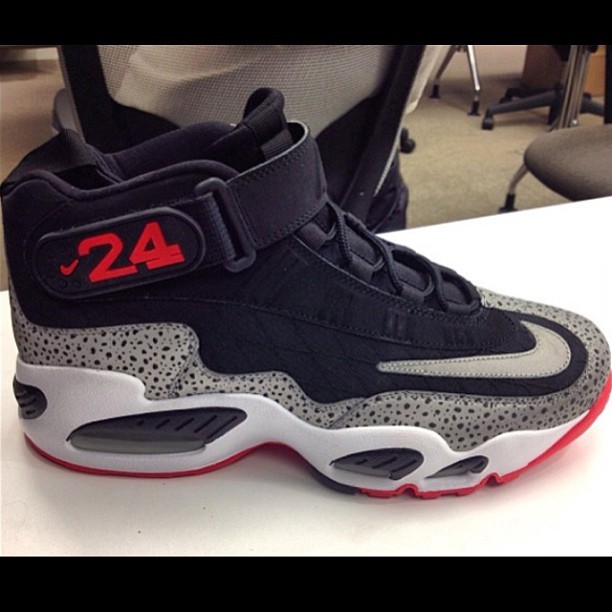8and9:  What do you think about Safari x Griffey?  these are fresh. I&rsquo;d