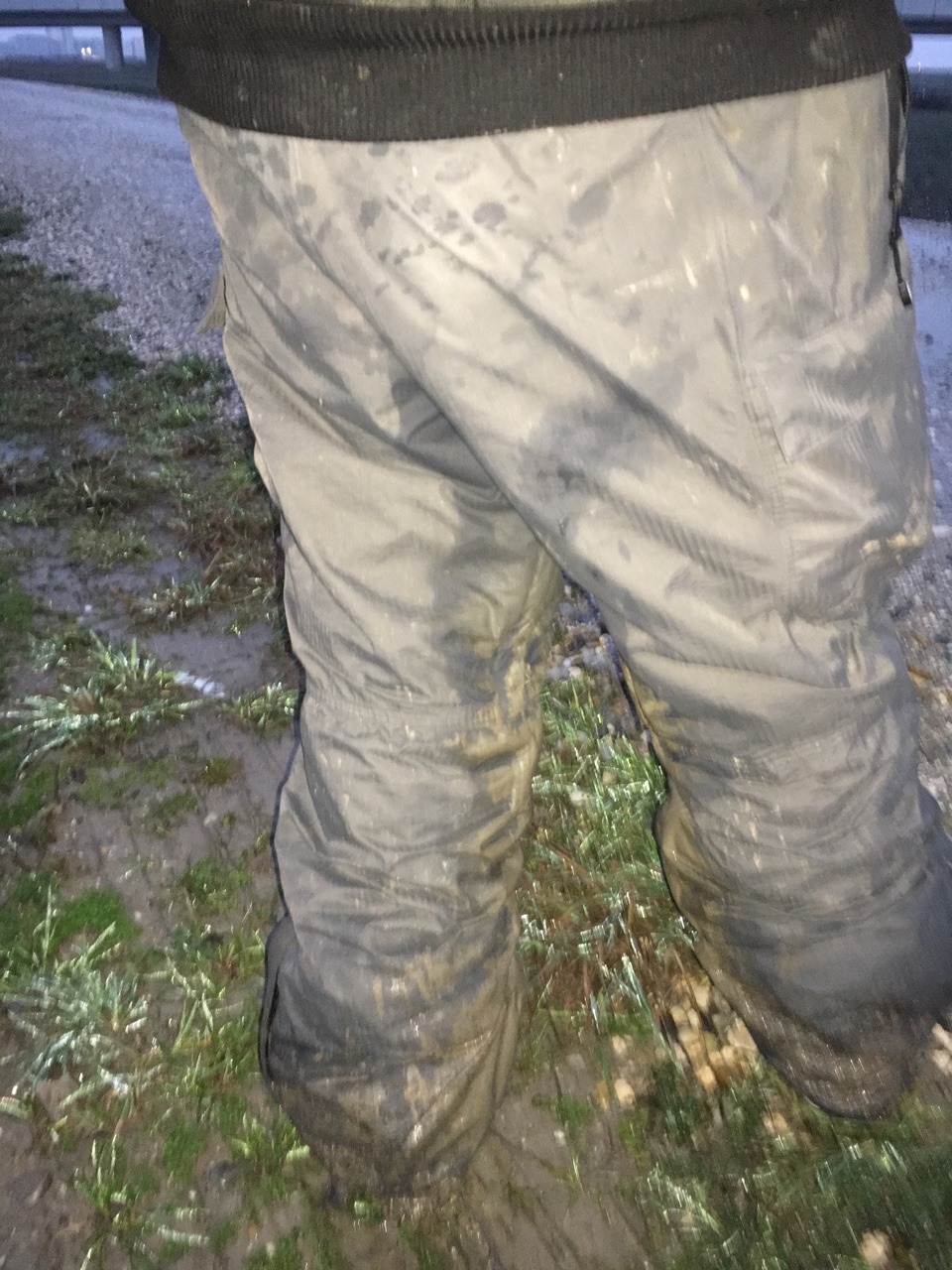 piss and mud in snowboard pants 1