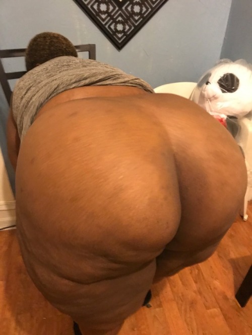 Porn Pics bbwman215:  Big black Ass