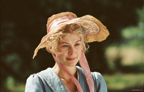 lillithblackwell:Rosamund Pike in “Pride &amp; Prejudice”