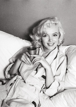 trulyoldhollywoodvintage:  magicmarilyn: