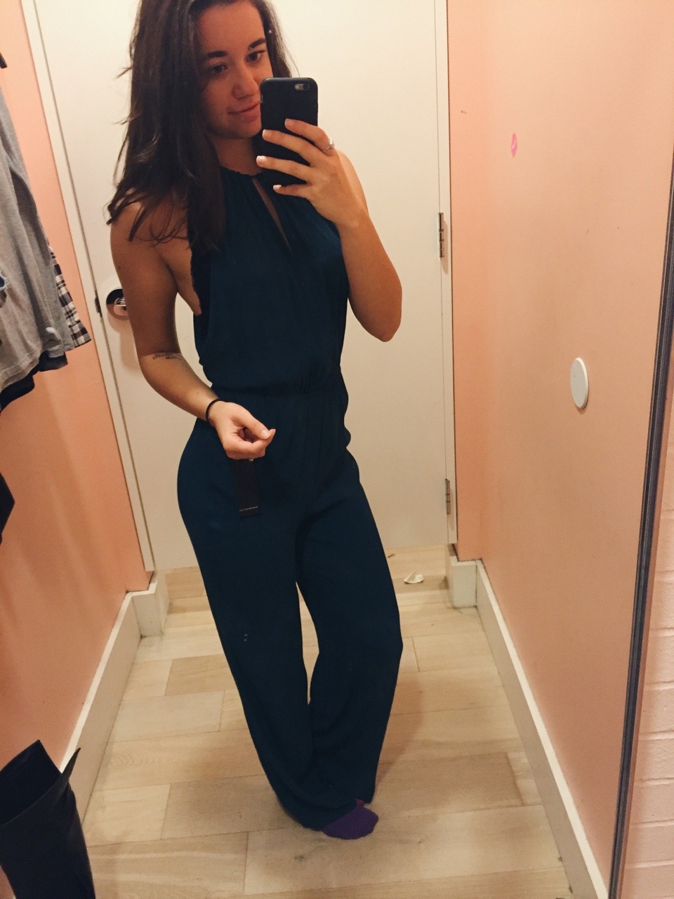 jessicaanicoleexo:  Today I realized that jumpsuits are actually so cute. And I’m