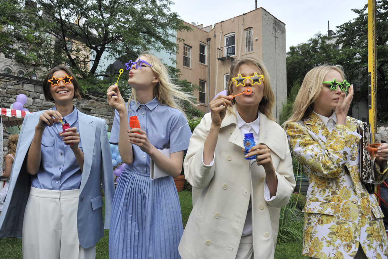 lovelylolit-a:  stella mccartney garden party!  