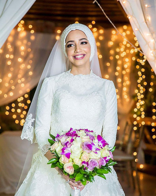 boredpanda:    10  Brides Wearing Hijabs On Their Big Day Look Absolutely Stunning   