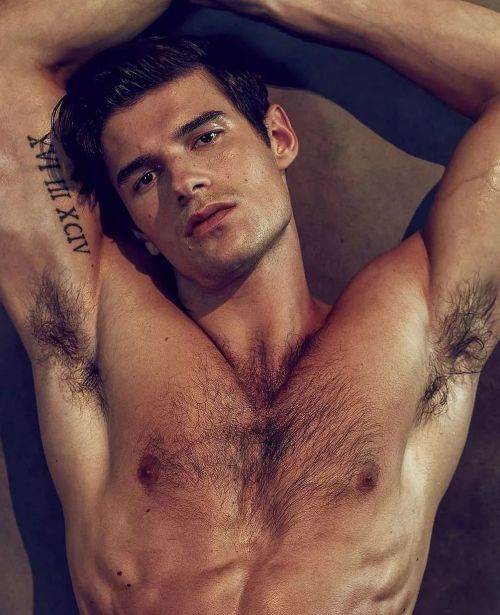 https://64.media.tumblr.com/aef173d5ed5fbe7a56db720ecf8bf6ea/d4d906cefbc2c0ac-6d/s500x750/bb12e87413d9763d7f57c2f67f5a819347bafacf.jpg