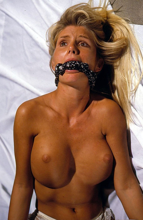 nowheretohide14:Lindsey Ryan from Harmony. A stunning lady.