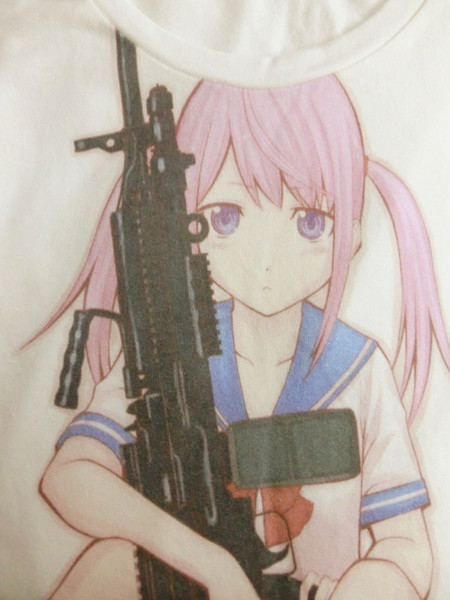 pink-loli:  The machine gun T-shirt from HIMI’s Store Use code “pink-loli” for