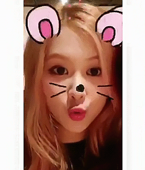 blackpinksy:  • Rose being adorable •