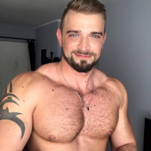 furonmuscle:  Yum!