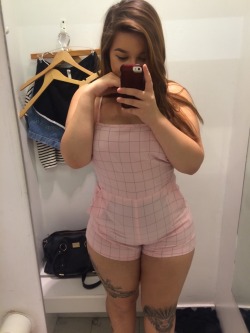 bimbohearts:  zenaxaria:  steezymalone:crackisbackinbusiness:  zenaxaria:  at least something fit today lol   BLESS  But it doesn’t fit tho Because your opinion on what fits my body means shit to me 😘  Ooh wow  Nice