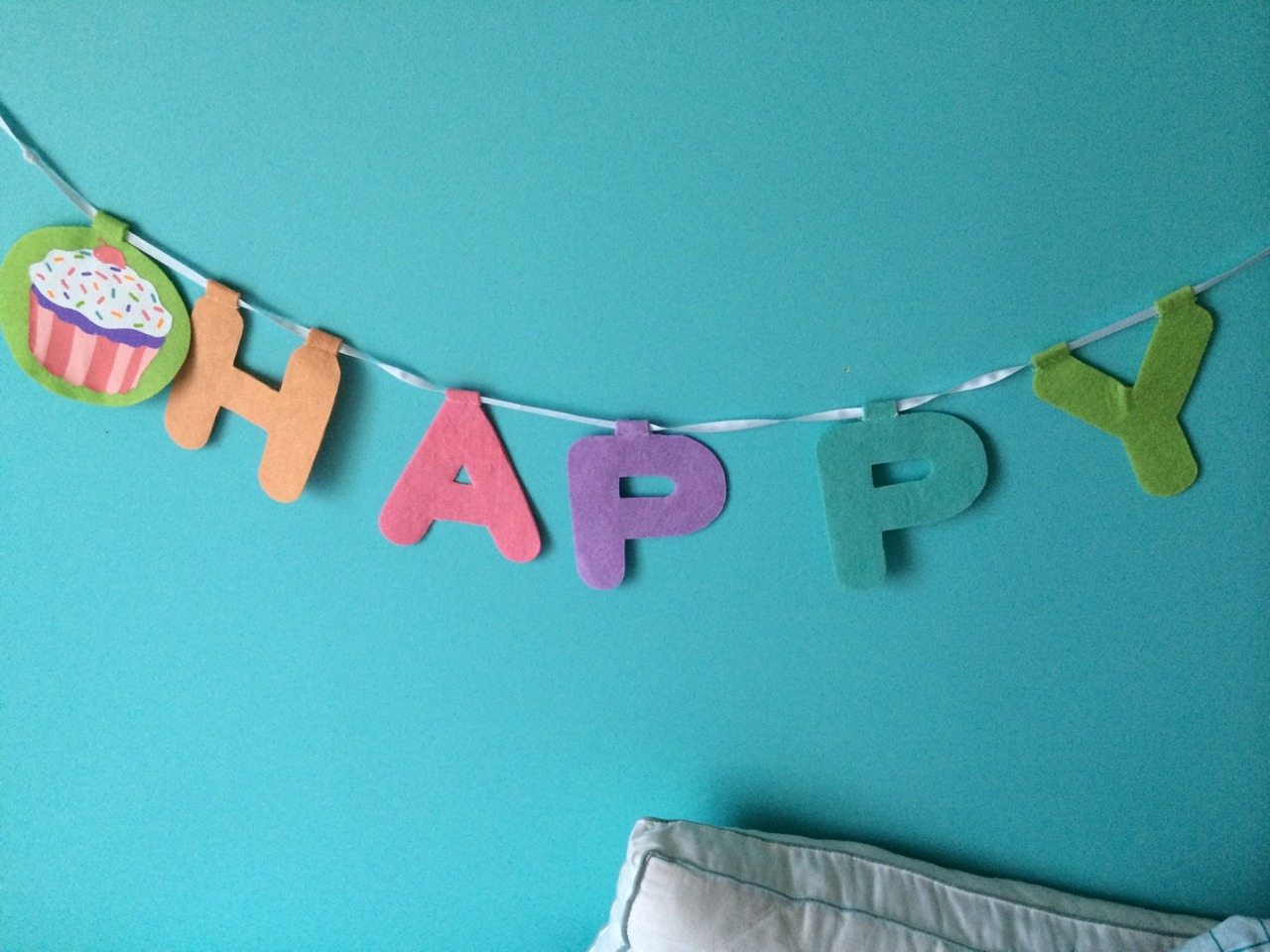 tallfriend:  details of my bedroom 