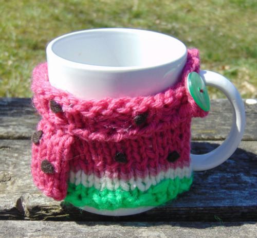amandascurios:Mug cosy made to look like Mabel’s watermelon sweater from the Gravity Falls episode S