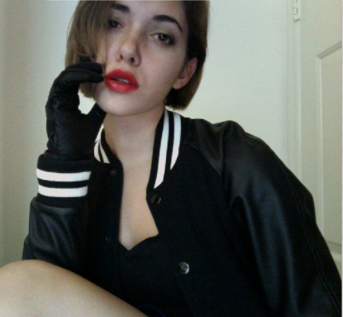 drunkwarrior:  can’t decide if i want to kiss you or cut u up into little pieces n burn your remains 