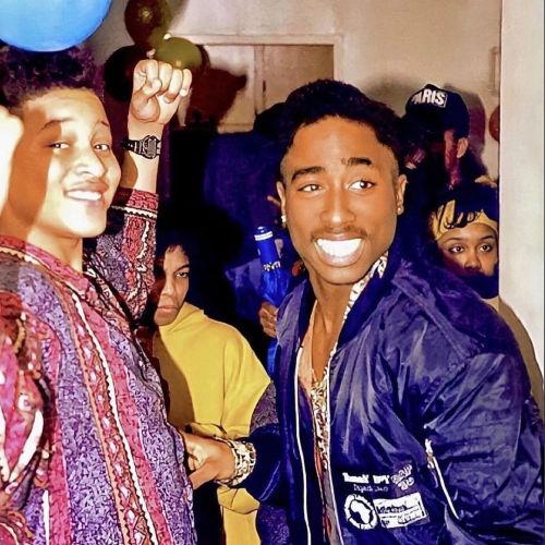 Repost from @notorious.2pac • today would have been @yakikadafi’s 44th birthday. Pac’s closest homie