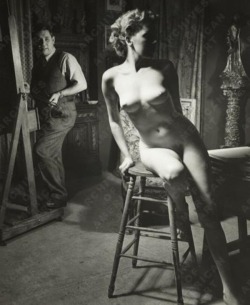 vivipiuomeno:  Alexander Dobkin in his studio, 1945 by Alfredo Valente ph. 